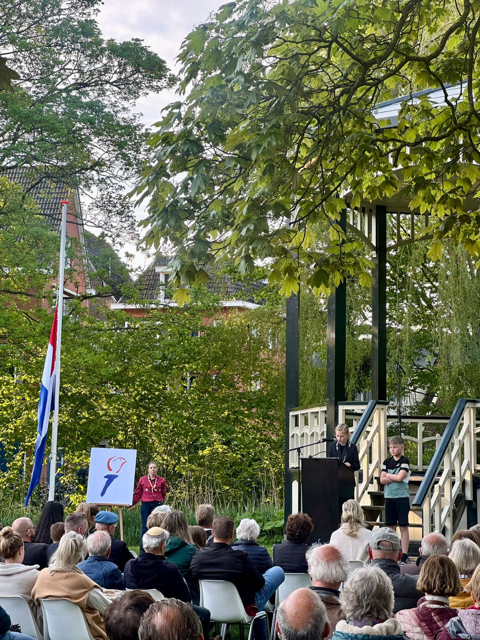 Foto kinderburgemeester bezoek 4 mei 2024
