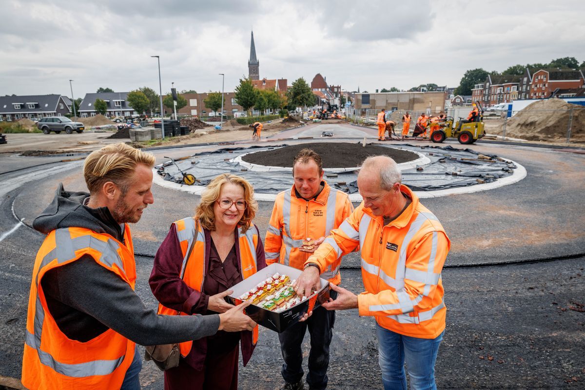Taart voor harde werkers Steenwijkerdiep